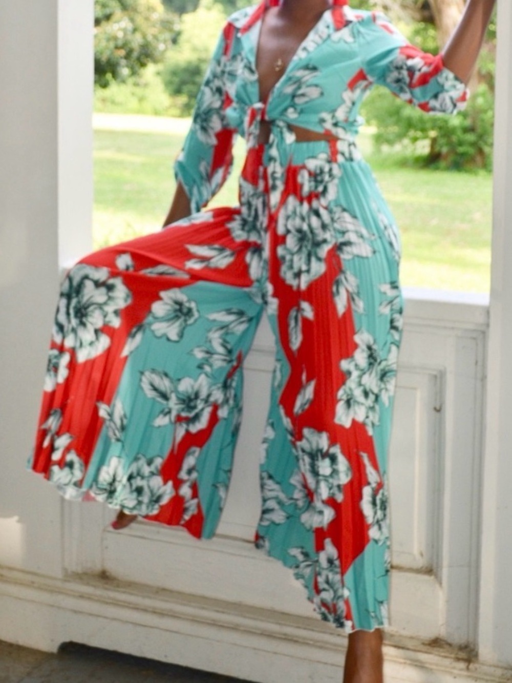 Floral Two-Piece Wide-Leg Pleated Pants Set in Teal & Red